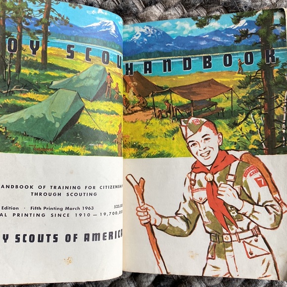 Vintage Boy Scouts Handbook from 1963 - Picture 3 of 5